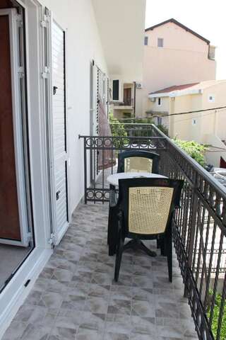 Апартаменты Mitko Apartments Будва Апартаменты с общей ванной комнатой-13