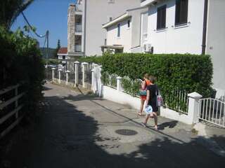 Апартаменты Mitko Apartments Будва Апартаменты с видом на сад-10